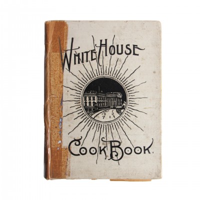 Książka kucharska z przepisami z Białego Domu White House Cook Book. USA, 1909